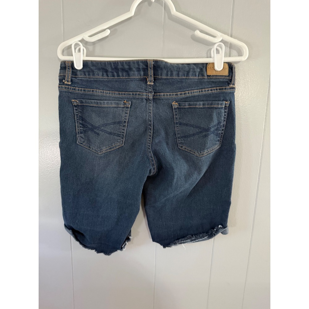 Aeropostale Bermuda Shorts Womens 6 Dark Wash Denim Rolled Raw Hem Stretch - Picture 2 of 7